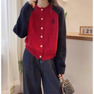 Damen Strickjacke mit dekorativen Zopfmustern WW