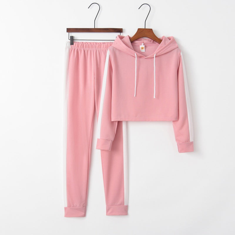 Damen Sportliches Set mit cropped Hoodie und leggings WW