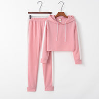 Damen Sportliches Set mit cropped Hoodie und leggings WW
