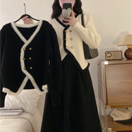 Damen Strickjacke mit asymmetrischem Schnitt und goldenem Knopfdesign WW