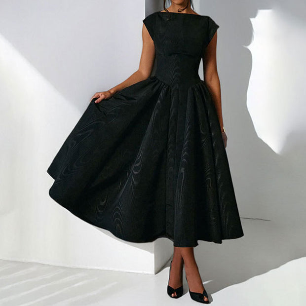 Damen Abendkleid mit elegantem Schnitt und schwingendem Rock WW