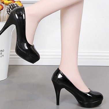 Damen Plateau-Pumps mit glänzendem Obermaterial und ergonomischem Fußbett W&W Mode