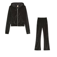 Damen Sportliches Set aus samtiger Kapuzenjacke und weiten Jogginghosen WW