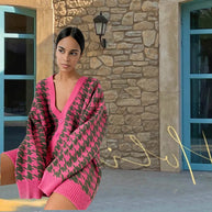 Damen Strickjacke mit großflächigem Hahnentrittmuster und tiefem V-Ausschnitt WW
