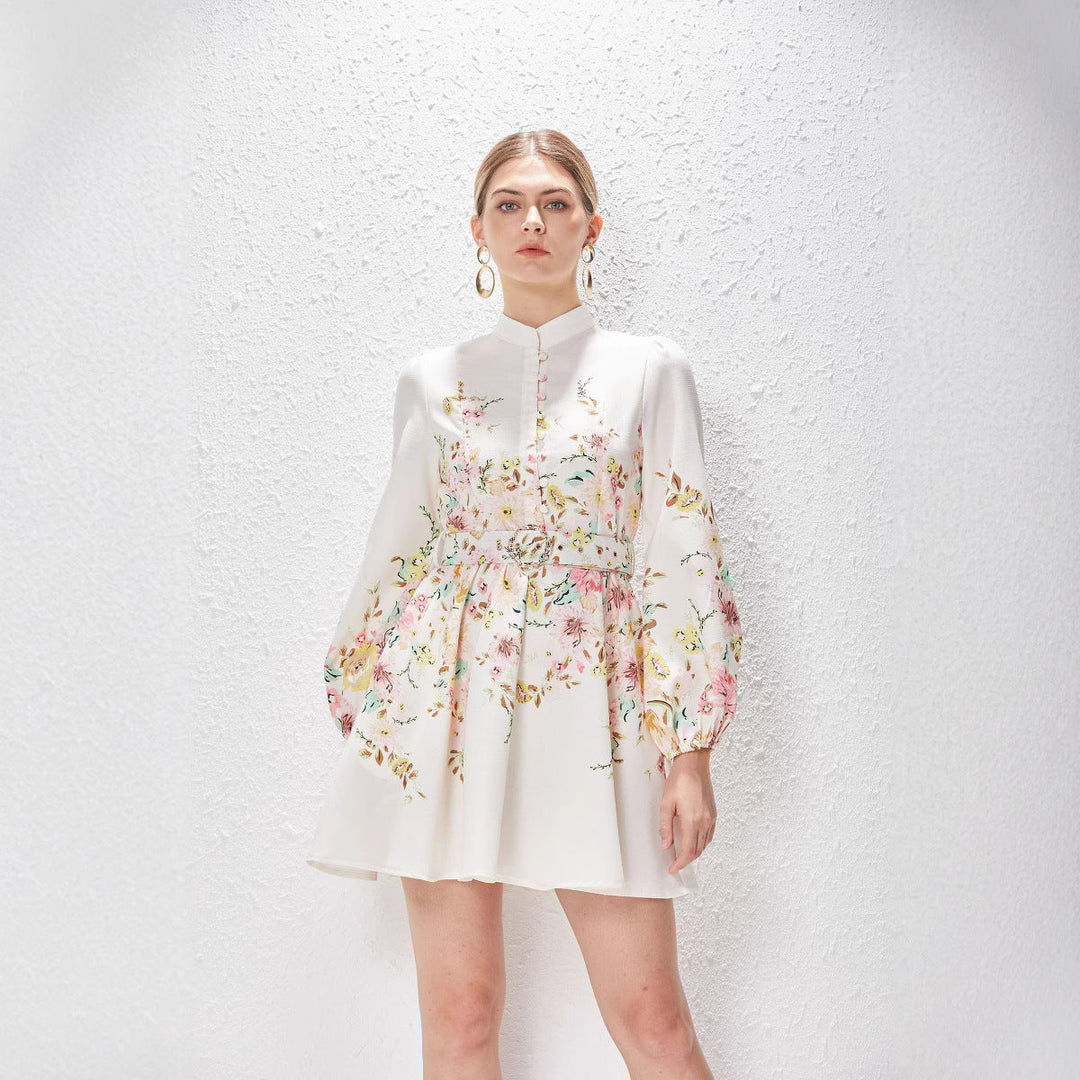 Damen Kleid aus Baumwoll-Leinen-Mix mit Blumenmuster, Puffärmeln und Gürtel