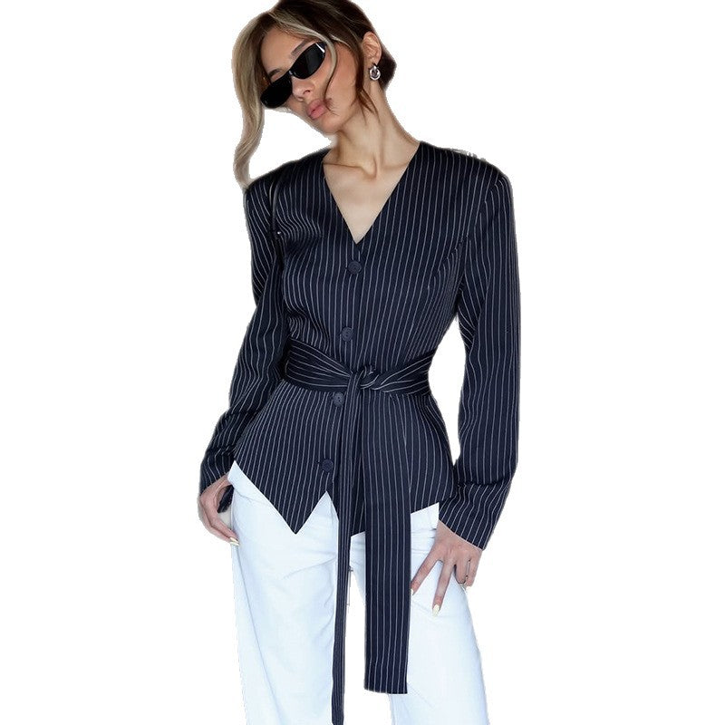 Damen Wickelbluse mit Knopfdetails WW