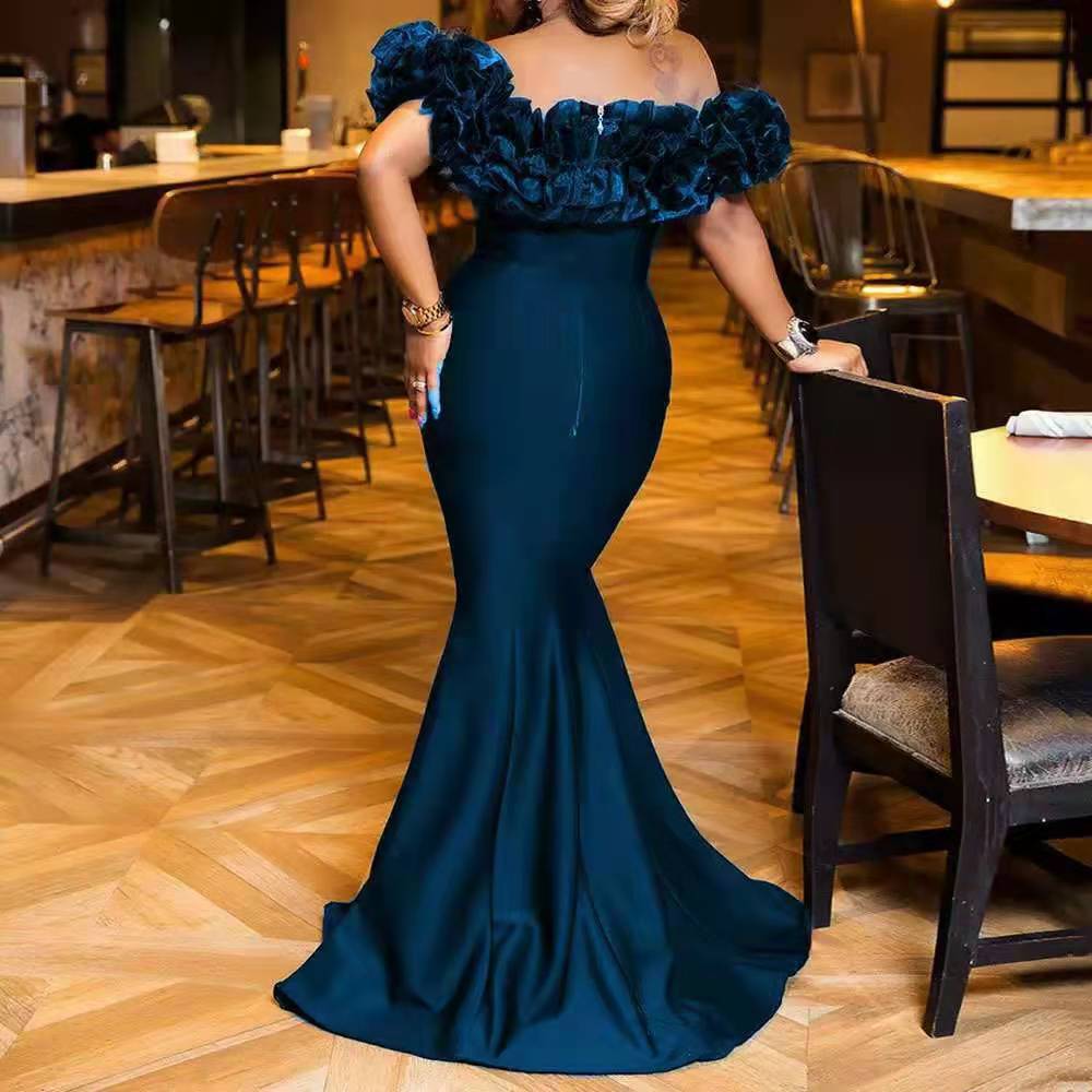Damen Abendkleid mit voluminösen Rüschendetails WW
