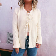 Damen Strickjacke mit dekorativem Schnürdesign und strukturiertem Material WW