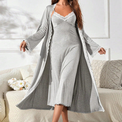 Damen luxuriöses Nachthemd mit elegantem Spitzenbesatz und langem Cardigan W&W Mode