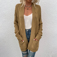 Damen Strickjacke mit tiefem V-Ausschnitt und Taschen WW