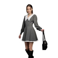 Damen sanft fließendes Kleid mit modernem Kragen WW