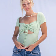 Damen figurbetonter Body mit kreativem Cut-Out und Wickeldetail W&W