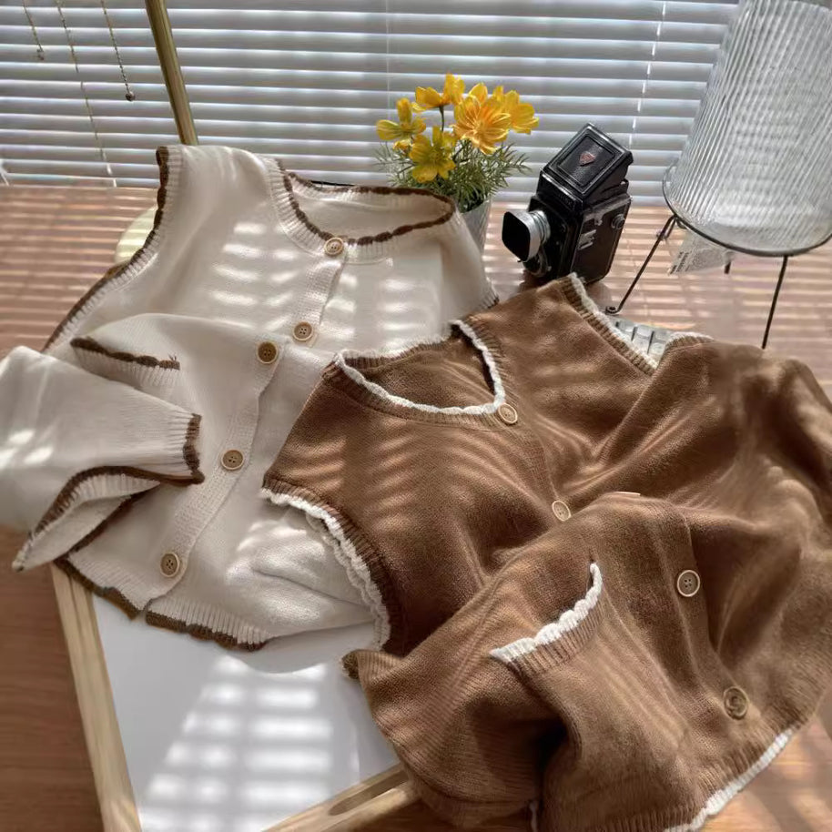 Damen Strickweste mit kontrastierenden Details und Taschen WW