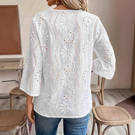 Damen bestickte Bluse mit elegantem V-Ausschnitt und 3/4-Ärmeln WW