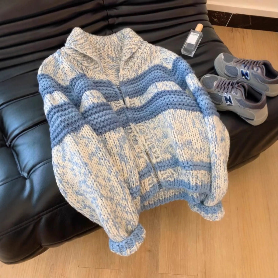 Damen Strickjacke mit breiten Streifen und hochwertigem Reißverschluss WW