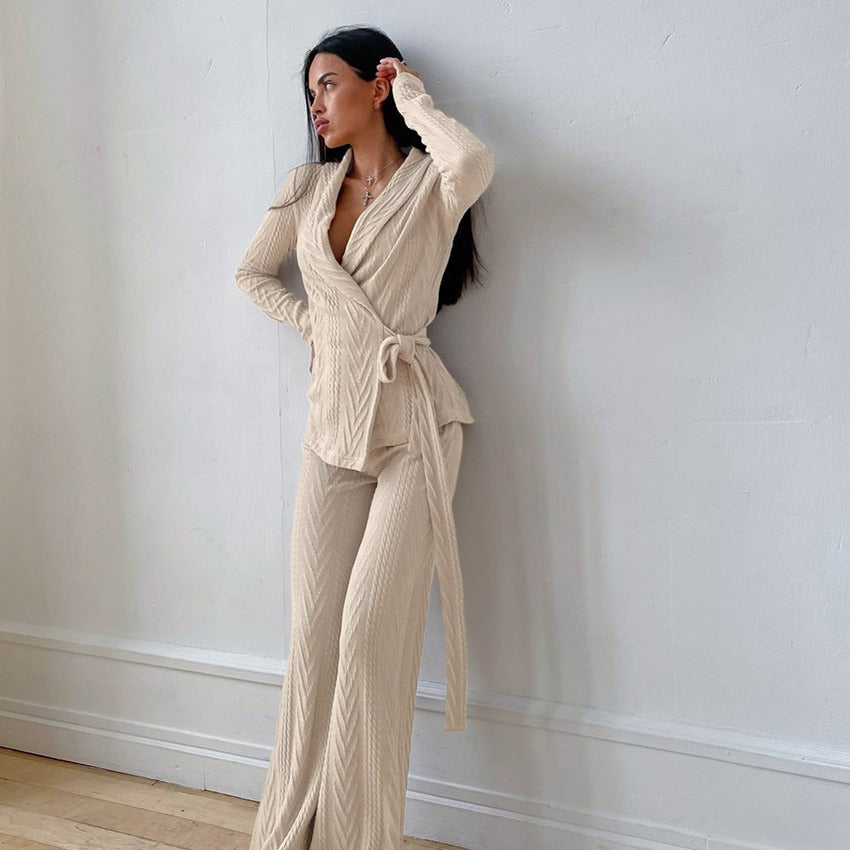 Damen Strickanzug im modernen Look mit eleganten Details WW