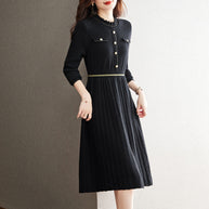 Damen Strickkleid mit eleganter Rückenansicht und hochgeschlossenem Kragen WW