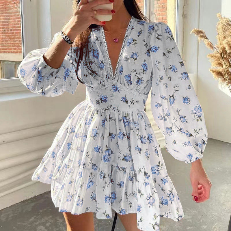 WW | V-Ausschnitt Plissiertes Kurzarm Kleid