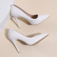 Damen Pumps mit stilvollem Spitzendesign und glänzender Lackoberfläche WW