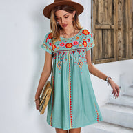 Damen kurzärmeliges Sommerkleid mit buntem Stickdesign und weiter A-Linie WW