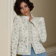 Damen Spitzen-Bluse mit feinen Rüschendetails und transparenten Ärmeln WW