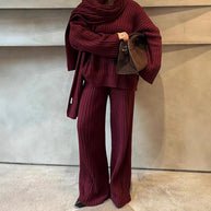 Damen Strickanzug mit weitem Schnitt und eleganten Rippdetails WW
