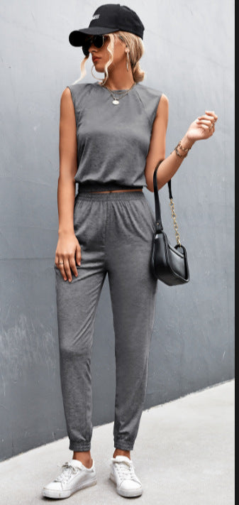 Damen sportliches Lounge-Set mit kurzem Oberteil und bequemen Jogginghosen WW