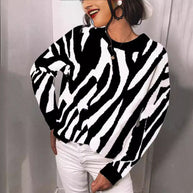 Damen Strickpullover mit modernem Streifenmuster und lässigem Schnitt WW