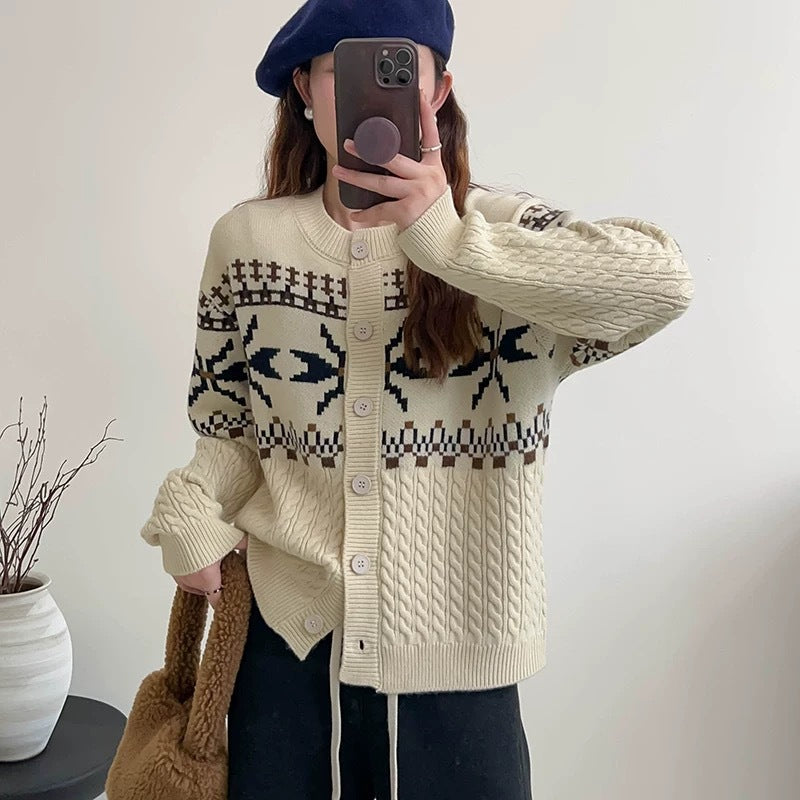 Damen Strickjacke mit folkloristischem Muster und hochwertiger Zopfstruktur WW