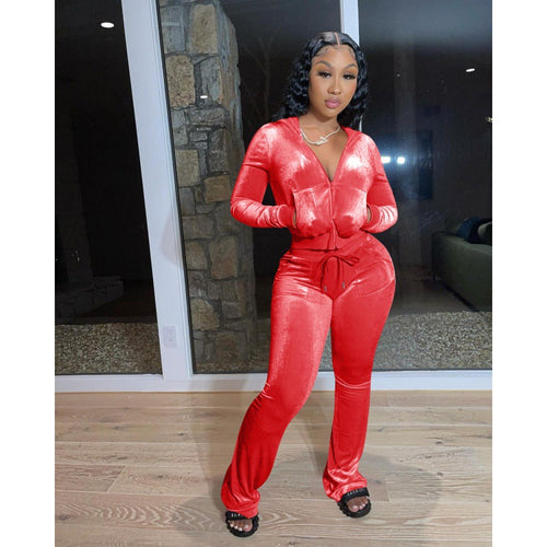 Damen Sportliches Set aus samtiger Kapuzenjacke und weiten Jogginghosen WW