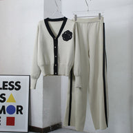 Damen Strick-Loungewear-Set mit eleganter Knopfleiste und modischen Details WW