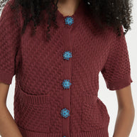 Damen Strickjacke mit aufwendigem Strukturmuster und dekorativen Knöpfen WW