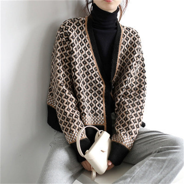Damen Strickjacke mit geometrischem Design und Knopfverschluss WW