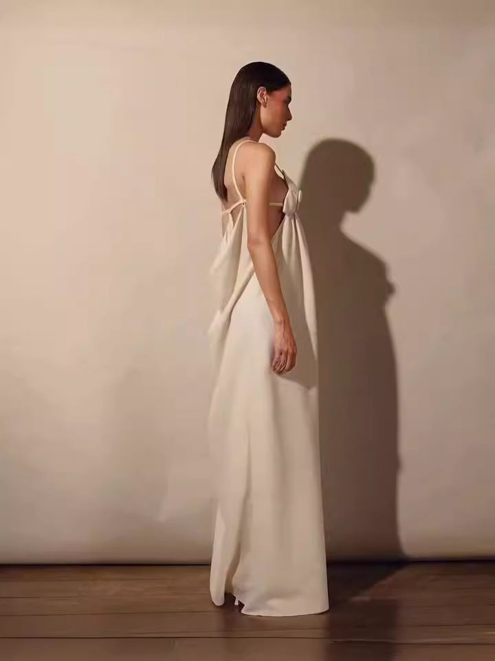 WW | Maxikleid mit V-Ausschnitt und Hohem Blumen-Schlitz