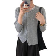 Damen Strickjacke mit eleganten Perlenapplikationen und klassischem Rundhalsausschnitt WW