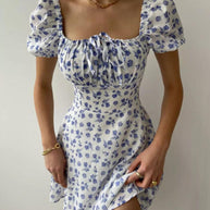 Damen Blütenmuster Mini-Kleid mit Puffärmeln WW