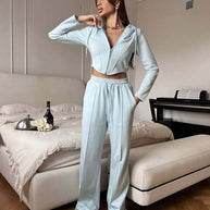 Damen sportliches Zweiteiler-Set mit hochgeschlossener Kapuzenjacke und weitem Hosen WW