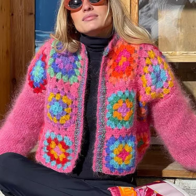 Damen Strickjacke mit buntem Granny-Quadrat-Design und luftigen Ärmeln WW