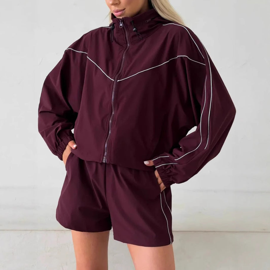 Damen sportlicher Zweiteiler mit cropped Jacke und Shorts WW