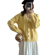 Damen Strickjacke mit dekorativen Knöpfen und Zopfmuster WW