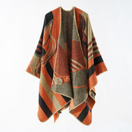 Damen eleganter Strickponcho mit kunstvollem Muster und feinen Fransen WW