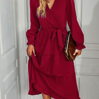 Damen Wickelkleid mit Rüschendetails und eleganten Puffärmeln WW