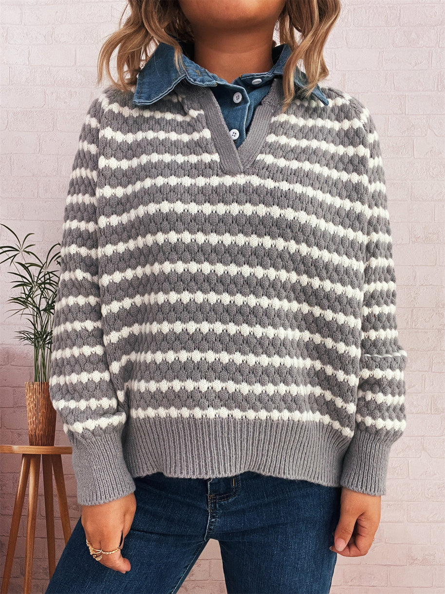 Damen Strickpullover mit tiefem V-Ausschnitt und markantem Streifenmuster WW