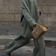 Damen Strickanzug mit weitem Schnitt und eleganten Rippdetails WW