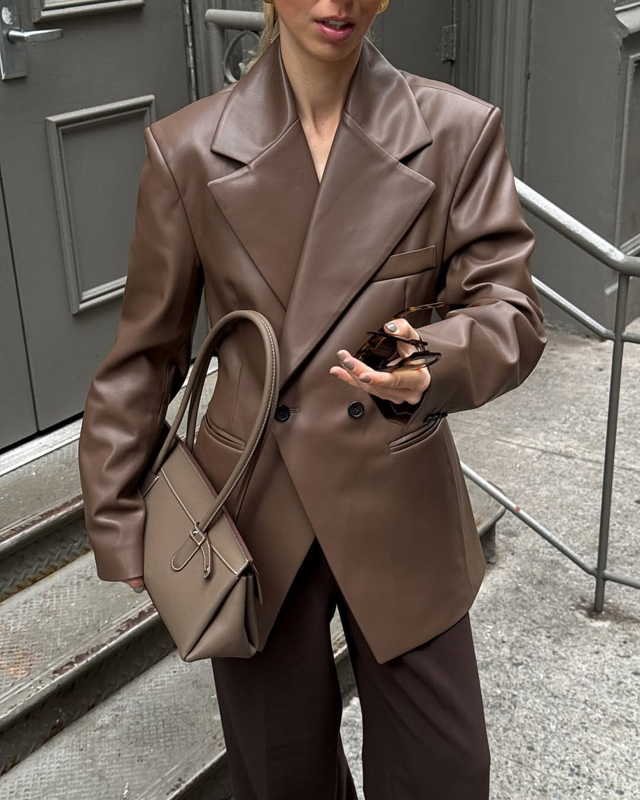 Damen stilvolle Kunstlederblazerjacke mit oversized Schnitt WW