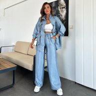 Damen athletisches Freizeit-Set mit elegantem Glanz und praktischen Taschen WW