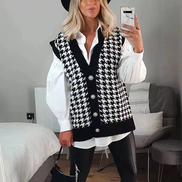 Damen Strickweste mit modernem Karomuster und Knöpfen WW