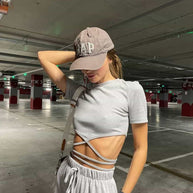 Damen sportliches Crop-Top mit dekorativem Schnitt und elastischem Bund WW