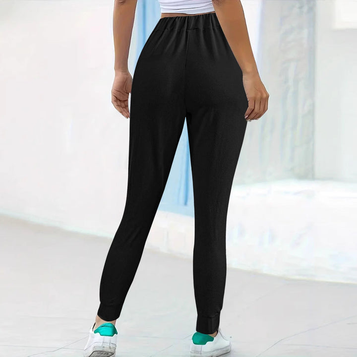 Damen Jogginghose mit elastischem Bund und praktischen Seitentaschen W&W Mode