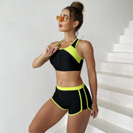 Damen Sportliches Bikini-Set mit hochfunktionalem Oberteil und Shorts WW